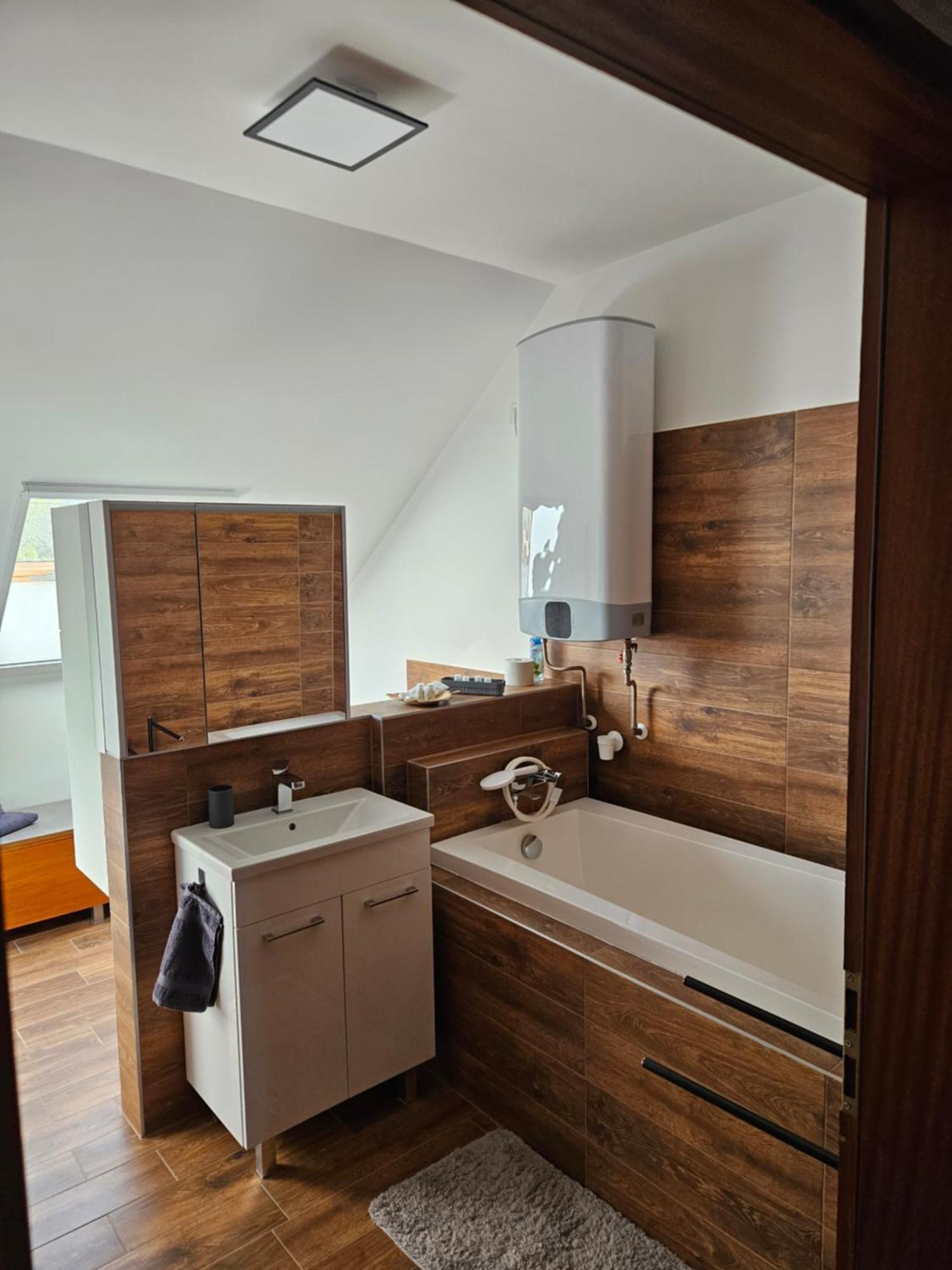 Toelgyes Apartmanhaz Szeged Exterior photo