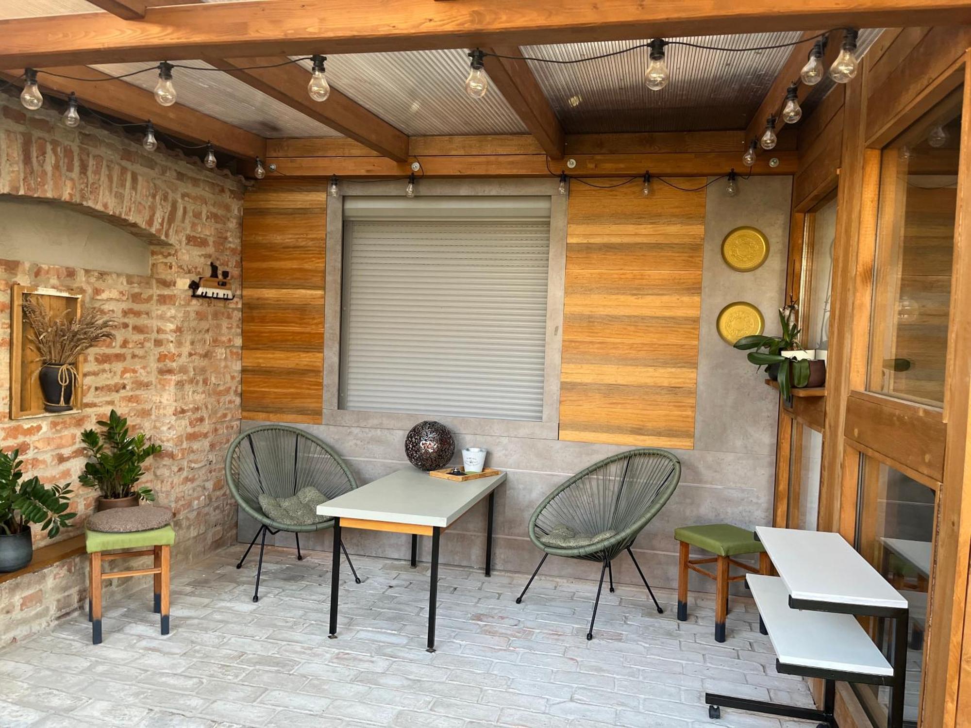 Toelgyes Apartmanhaz Szeged Exterior photo